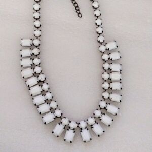 Express bib style necklace.